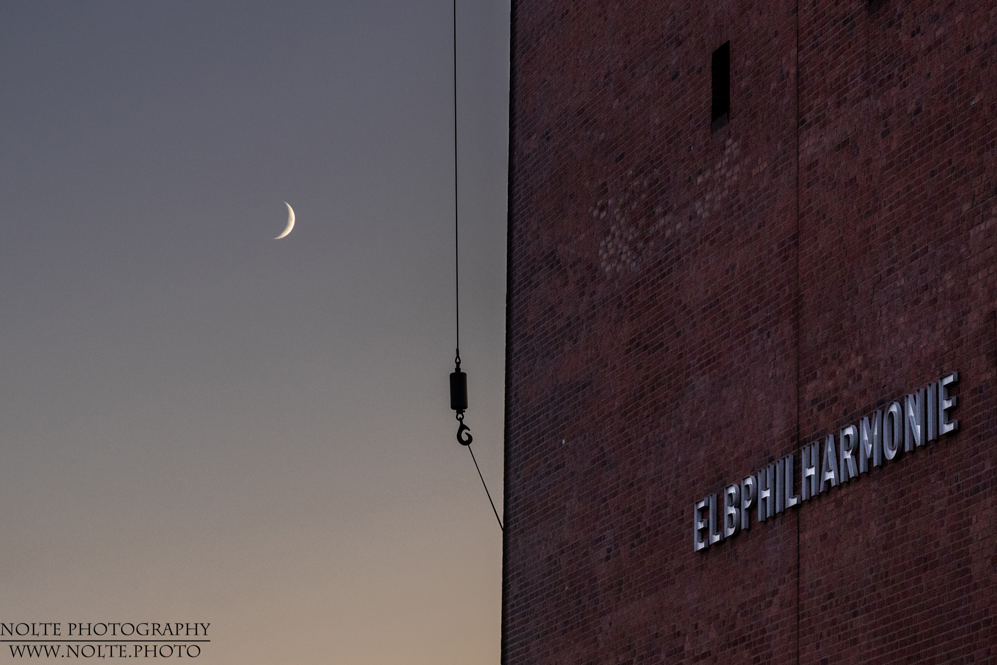 Elphi und Mond